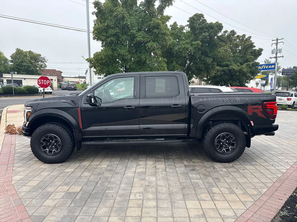 2024 Ford F-150 Raptor 14th Gen - Image 2 of 15