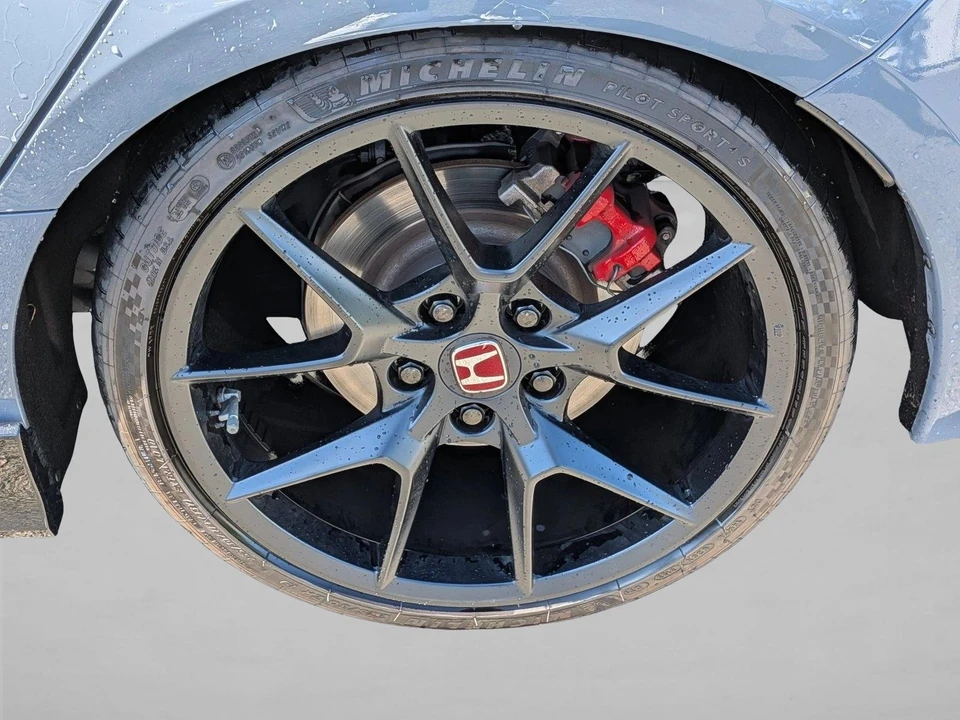 2024 Honda FL5 Civic Type R - Image 15 of 18