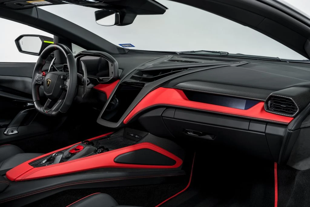 2024 Lamborghini Revuelto - Image 31 of 31