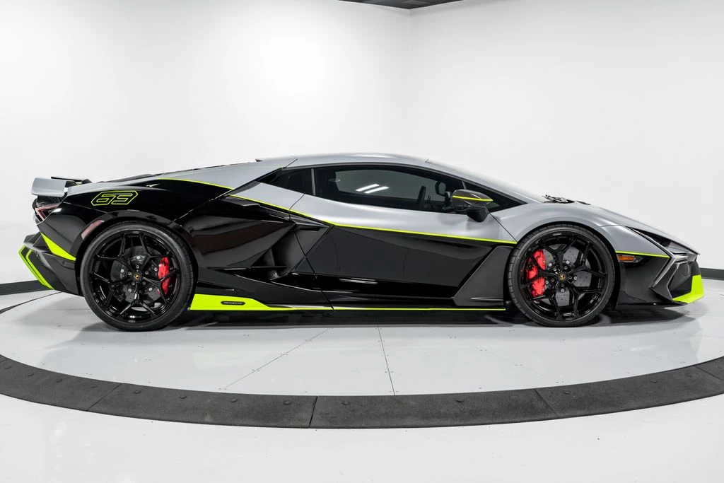 2024 Lamborghini Revuelto - Image 2 of 31