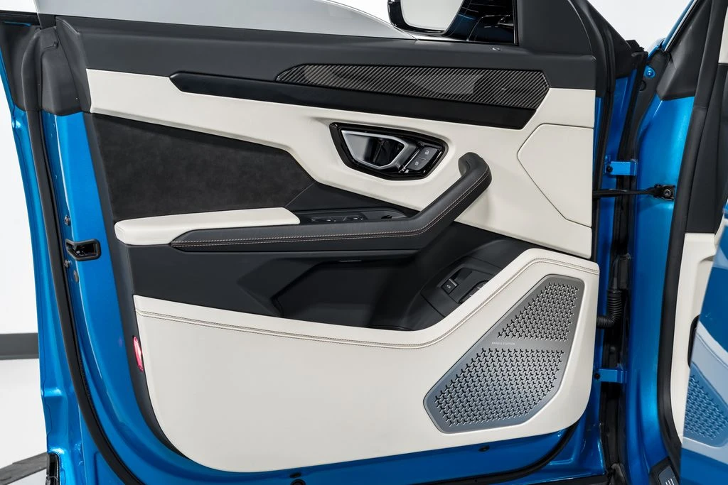 2024 Lamborghini Urus S - Image 9 of 31