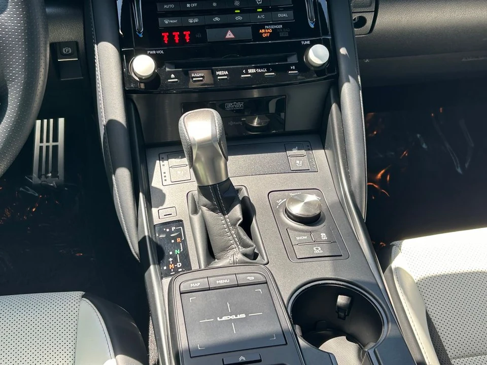 2024 Lexus IS 3rd Gen - Image 21 of 31