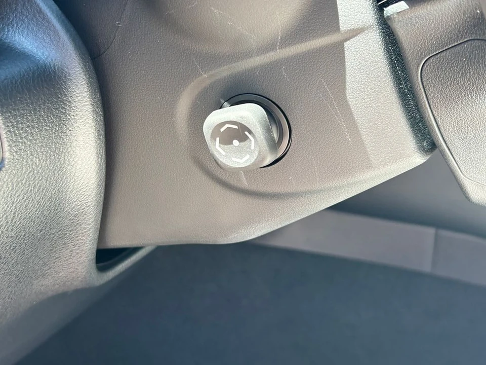 2024 Lexus IS 3rd Gen - Image 25 of 31