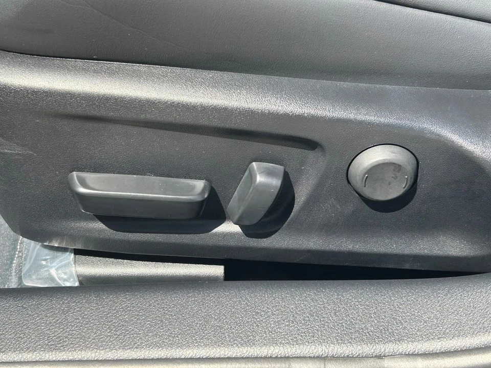 2024 Lexus IS 3rd Gen - Image 24 of 31