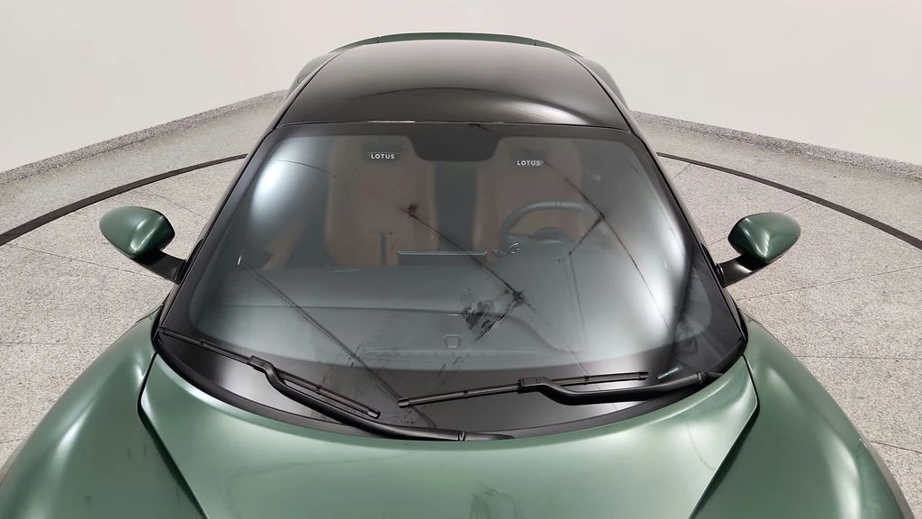 2024 Lotus Emira - Image 13 of 31