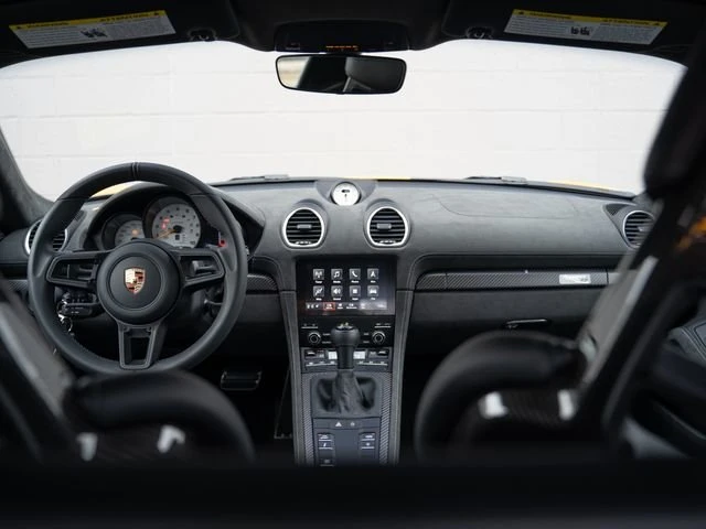2024 Porsche 718 Cayman GT4 RS - Image 22 of 31