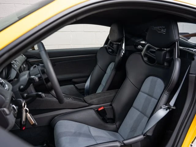 2024 Porsche 718 Cayman GT4 RS - Image 5 of 31