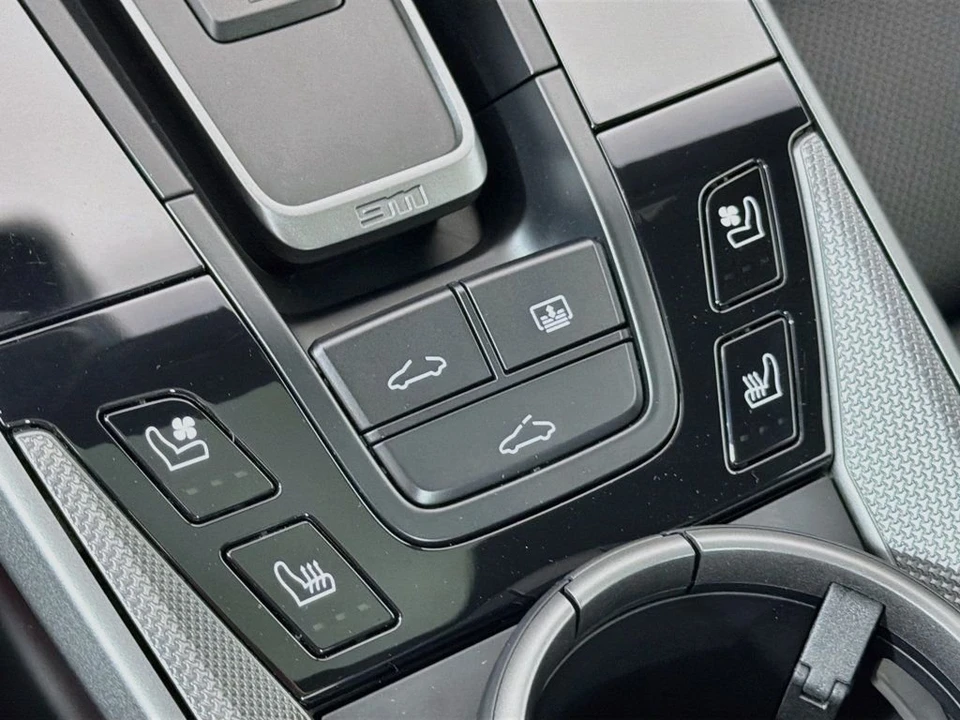 2024 Porsche 992 Carrera 4S - Image 21 of 31