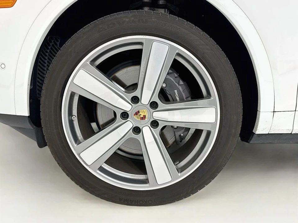 2024 Porsche 9Y0/9Y3 Cayenne - Image 11 of 12