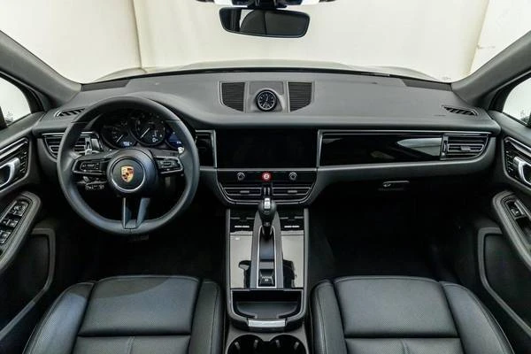2024 Porsche Macan - Image 9 of 11
