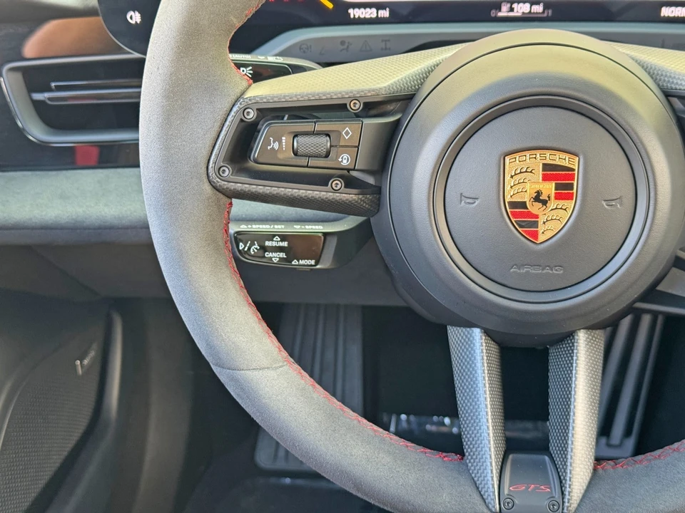 2024 Porsche Taycan GTS - Image 23 of 31
