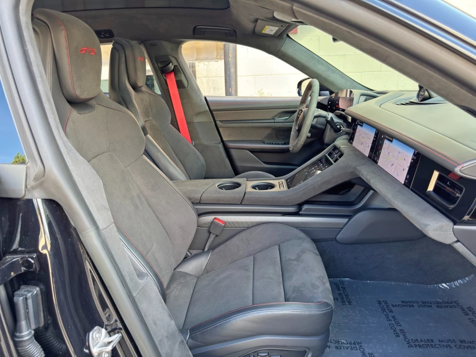 2024 Porsche Taycan GTS - Image 16 of 31