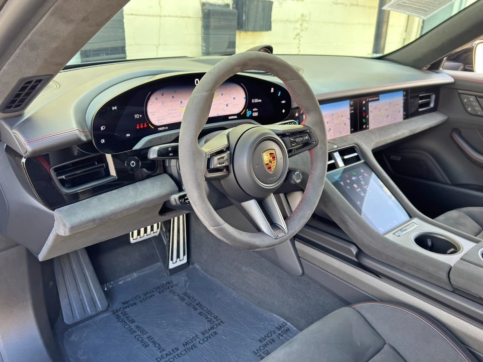 2024 Porsche Taycan GTS - Image 14 of 31