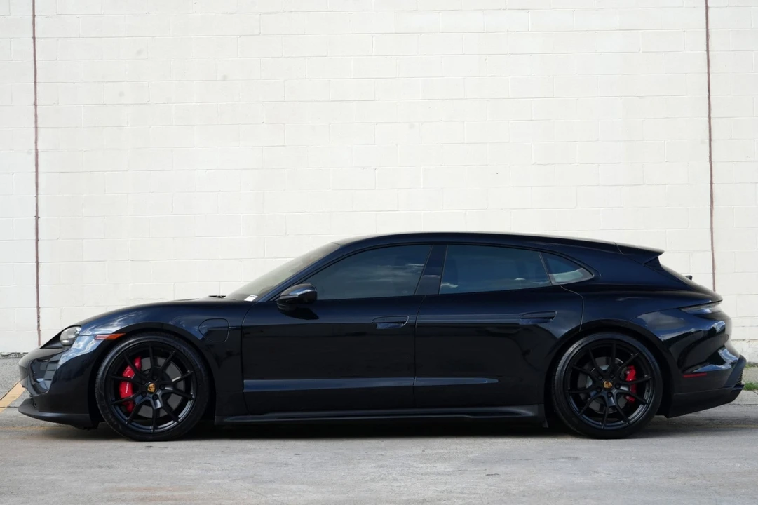 2024 Porsche Taycan GTS - Image 9 of 31