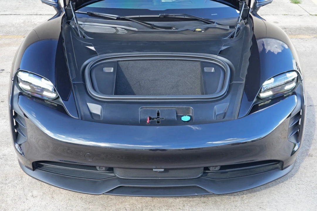 2024 Porsche Taycan GTS - Image 8 of 31