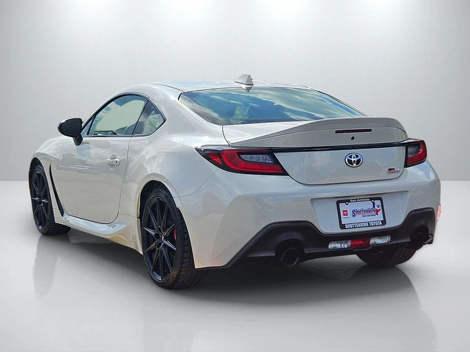 2024 Toyota GR86 2nd Gen - Image 8 of 29