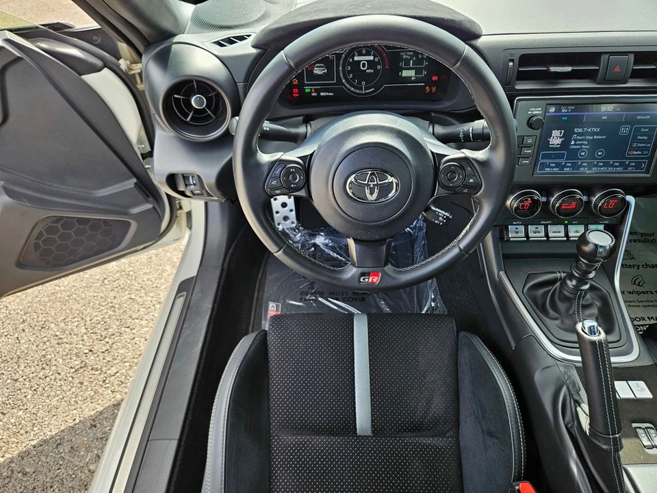 2024 Toyota GR86 2nd Gen - Image 15 of 29
