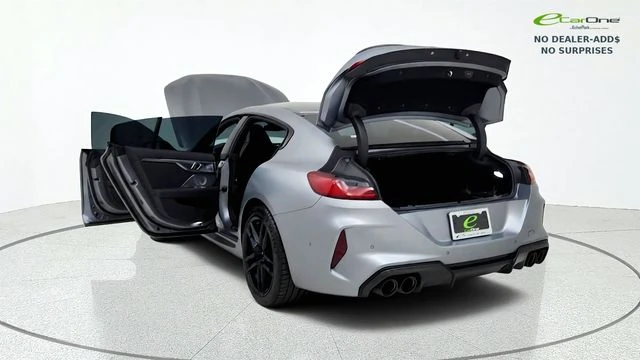 2025 BMW M8 - Image 16 of 31