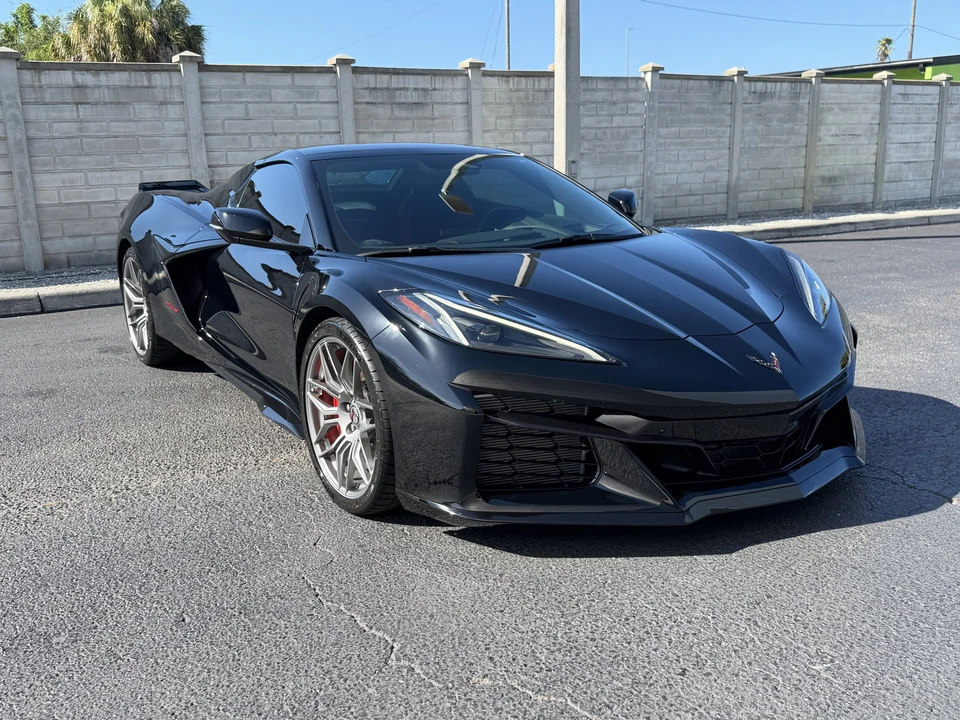 2025 Chevrolet Corvette C8 Z06 - Image 8 of 31