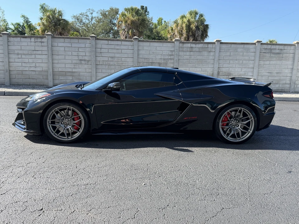 2025 Chevrolet Corvette C8 Z06 - Image 2 of 31