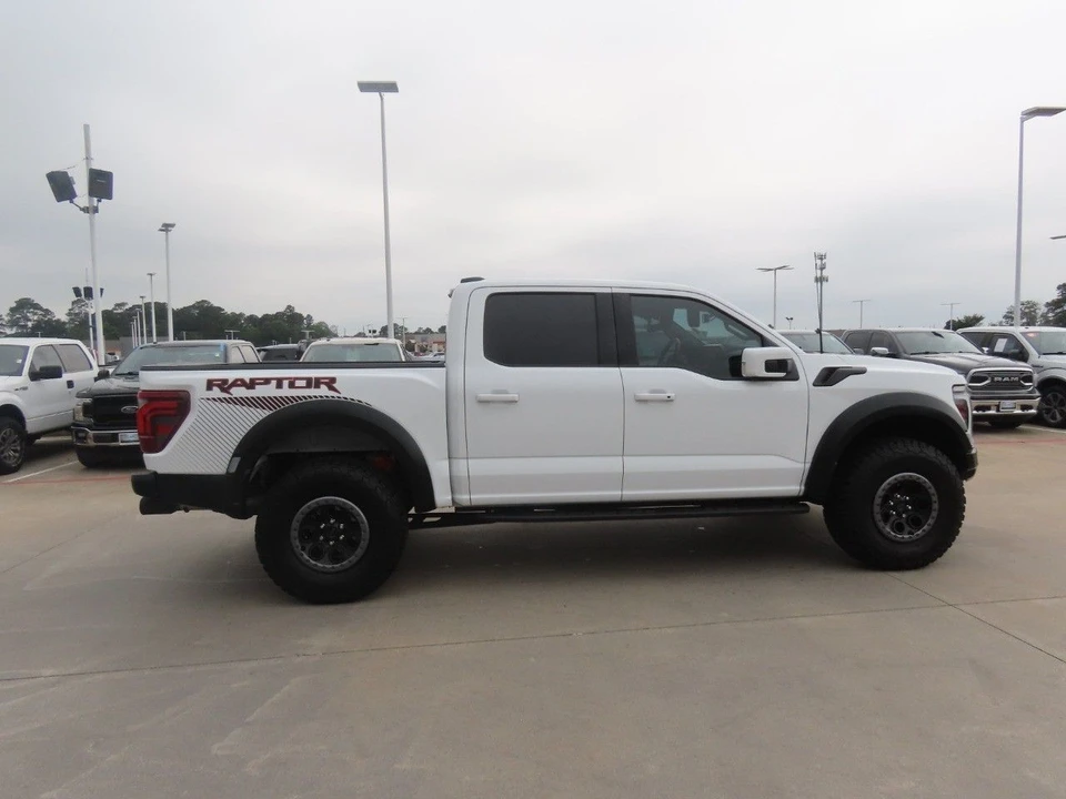 2025 Ford F-150 Raptor 14th Gen - Image 10 of 31