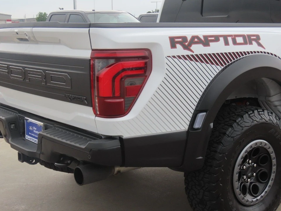 2025 Ford F-150 Raptor 14th Gen - Image 12 of 31