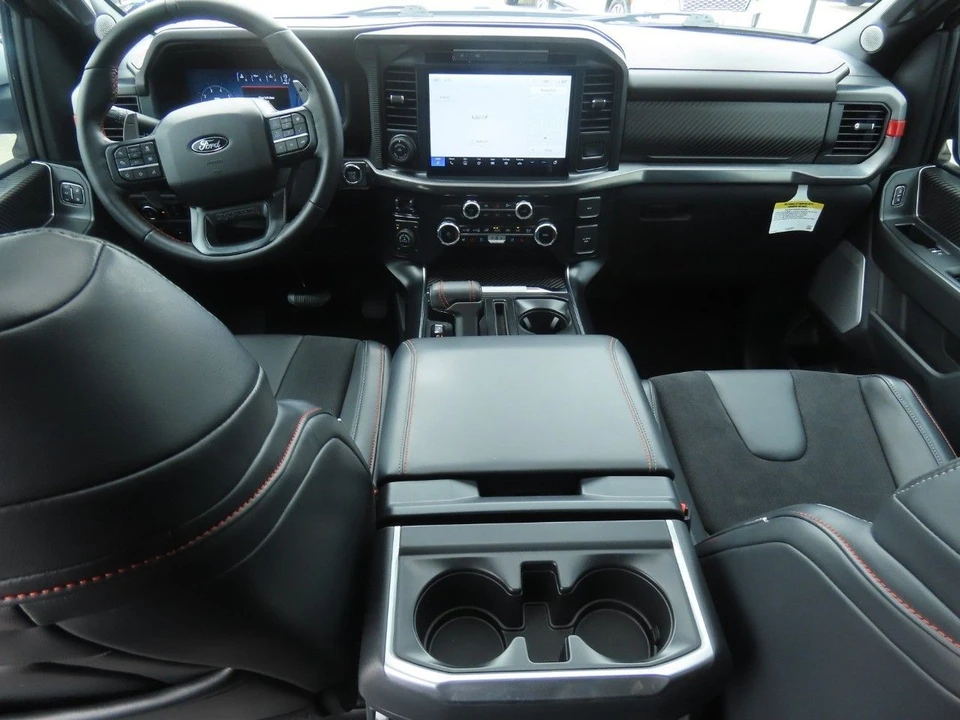 2025 Ford F-150 Raptor 14th Gen - Image 23 of 31