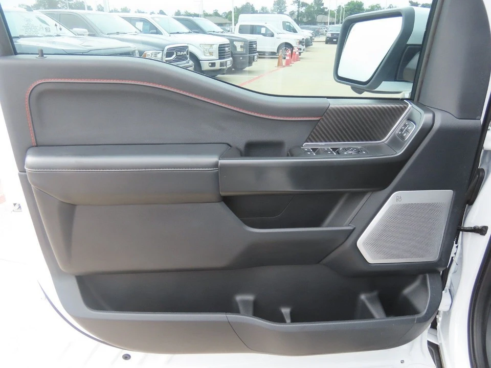 2025 Ford F-150 Raptor 14th Gen - Image 24 of 31