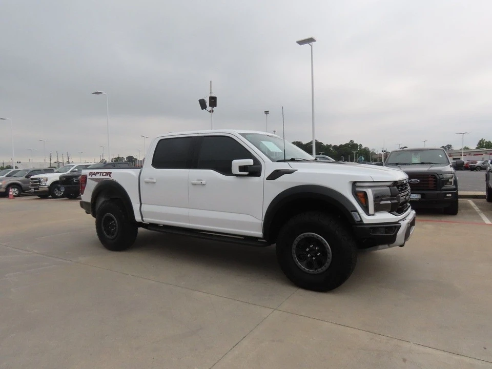 2025 Ford F-150 Raptor 14th Gen - Image 7 of 31