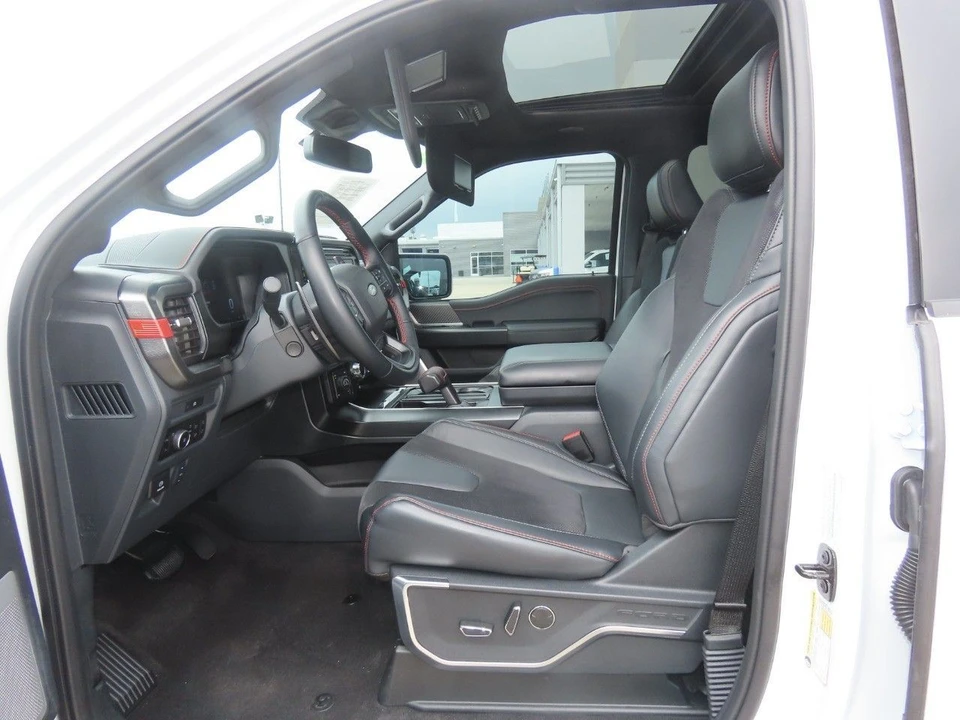 2025 Ford F-150 Raptor 14th Gen - Image 26 of 31