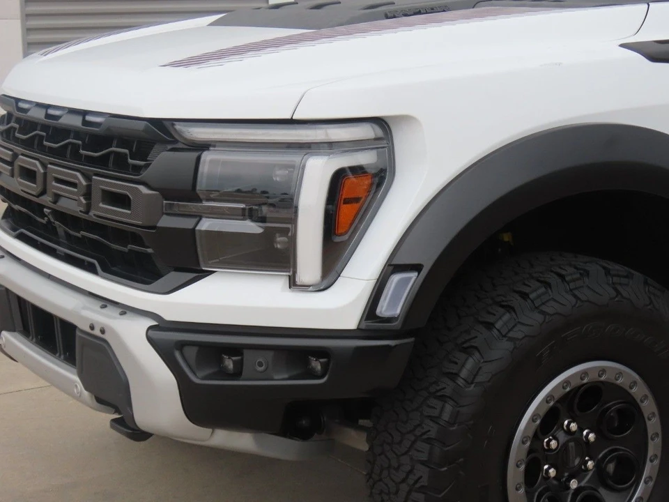 2025 Ford F-150 Raptor 14th Gen - Image 3 of 31