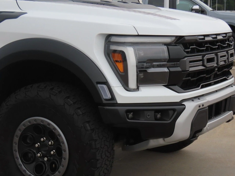 2025 Ford F-150 Raptor 14th Gen - Image 6 of 31