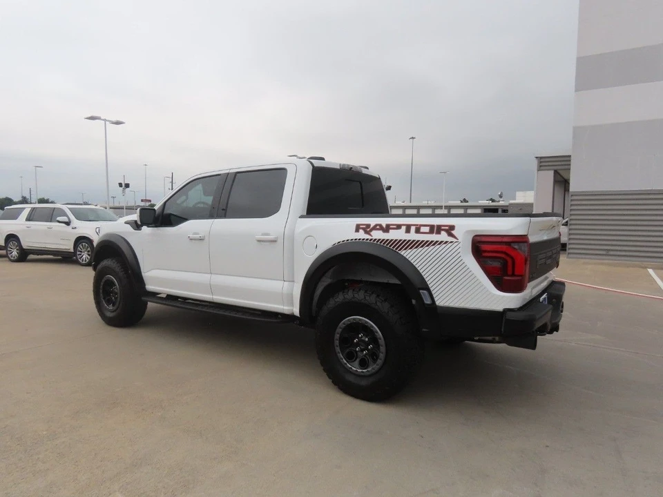 2025 Ford F-150 Raptor 14th Gen - Image 16 of 31