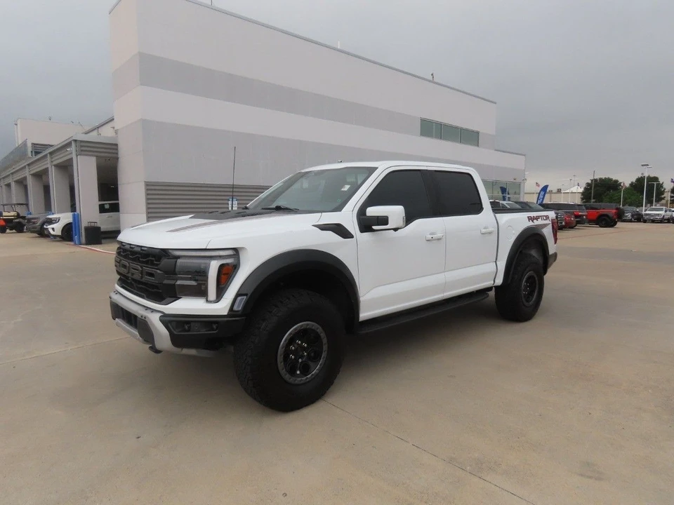 2025 Ford F-150 Raptor 14th Gen - Image 2 of 31