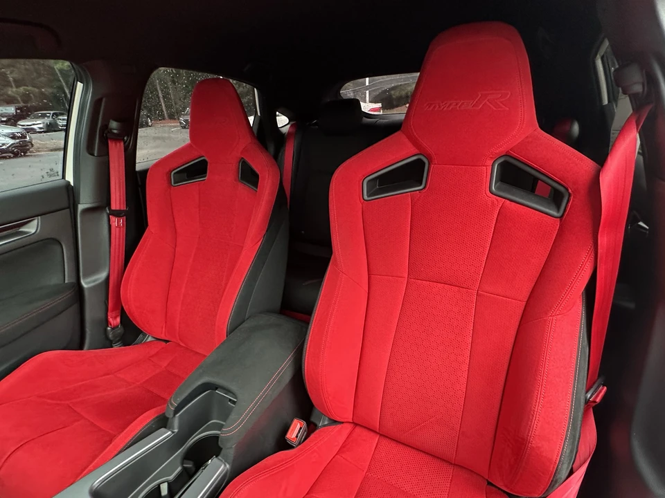 2025 Honda FL5 Civic Type R - Image 7 of 12