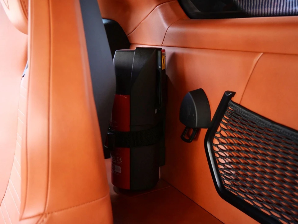 2025 Lamborghini Revuelto - Image 18 of 31