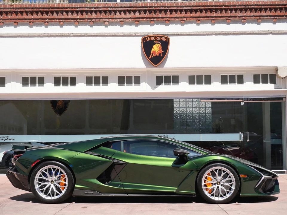 2025 Lamborghini Revuelto - Image 2 of 31
