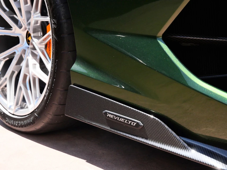 2025 Lamborghini Revuelto - Image 23 of 31