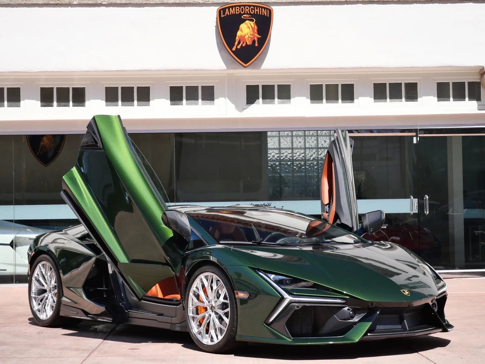 2025 Lamborghini Revuelto - Image 29 of 31