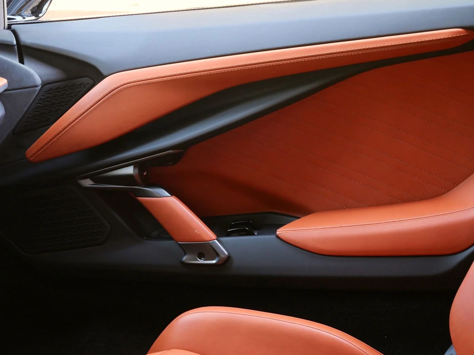 2025 Lamborghini Revuelto - Image 13 of 31