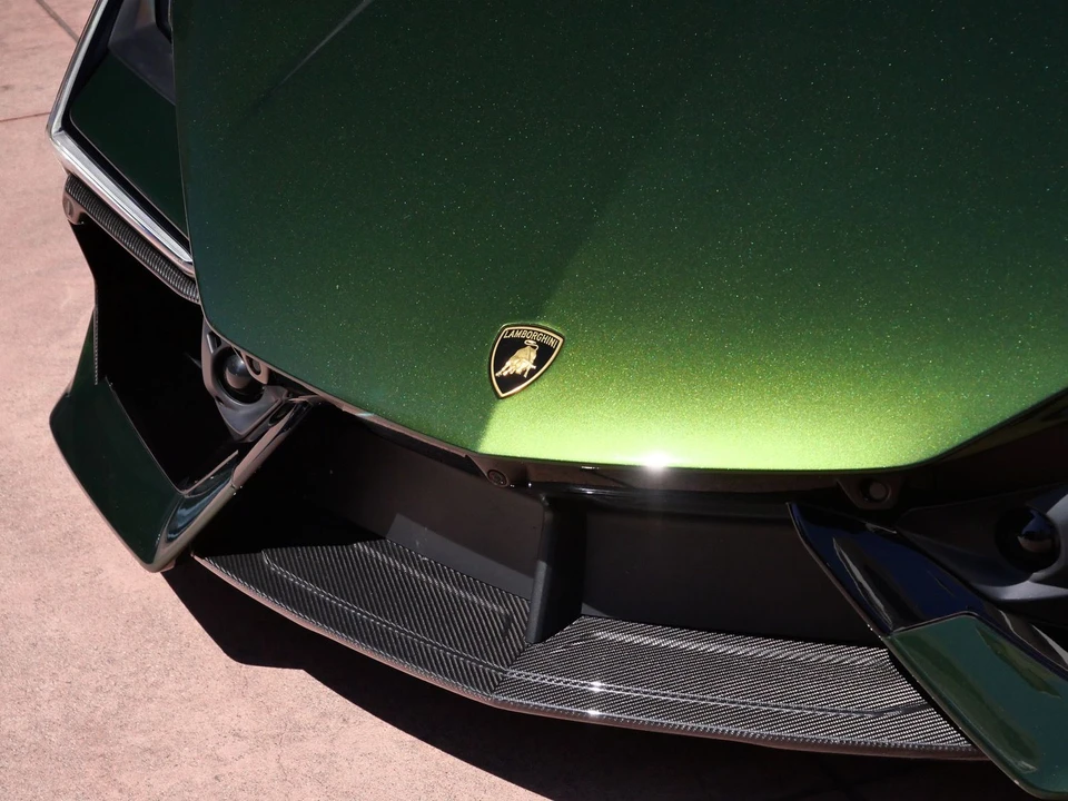 2025 Lamborghini Revuelto - Image 28 of 31
