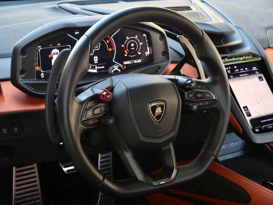 2025 Lamborghini Revuelto - Image 11 of 31
