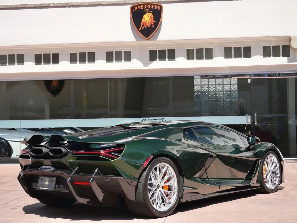 2025 Lamborghini Revuelto - Image 3 of 31