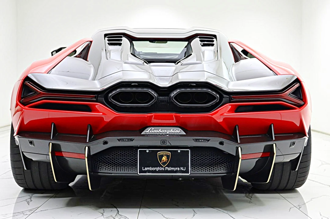 2025 Lamborghini Revuelto - Image 10 of 31