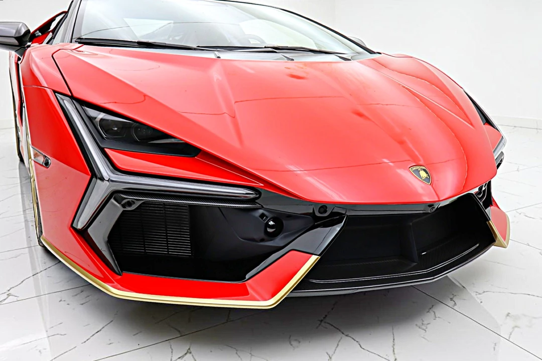 2025 Lamborghini Revuelto - Image 26 of 31