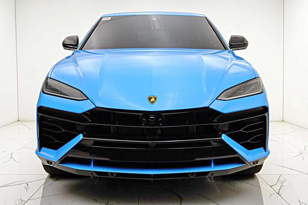 2025 Lamborghini Urus SE - Image 25 of 31