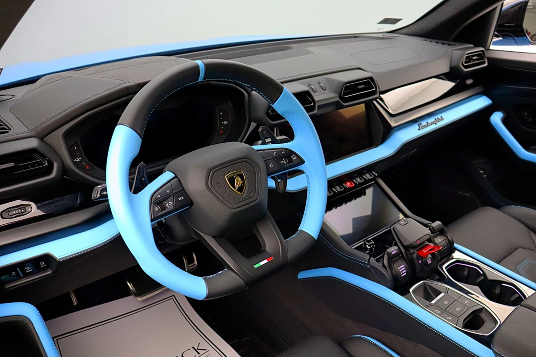 2025 Lamborghini Urus SE - Image 31 of 31
