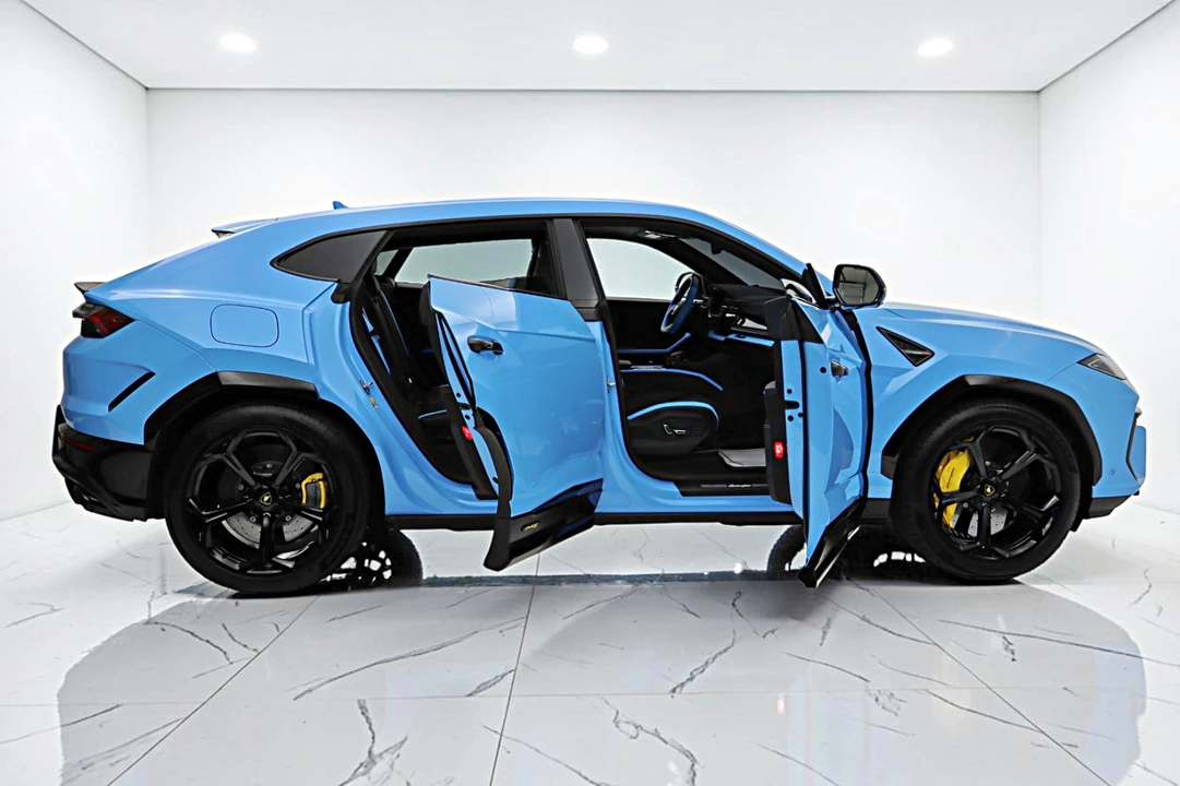 2025 Lamborghini Urus SE - Image 21 of 31