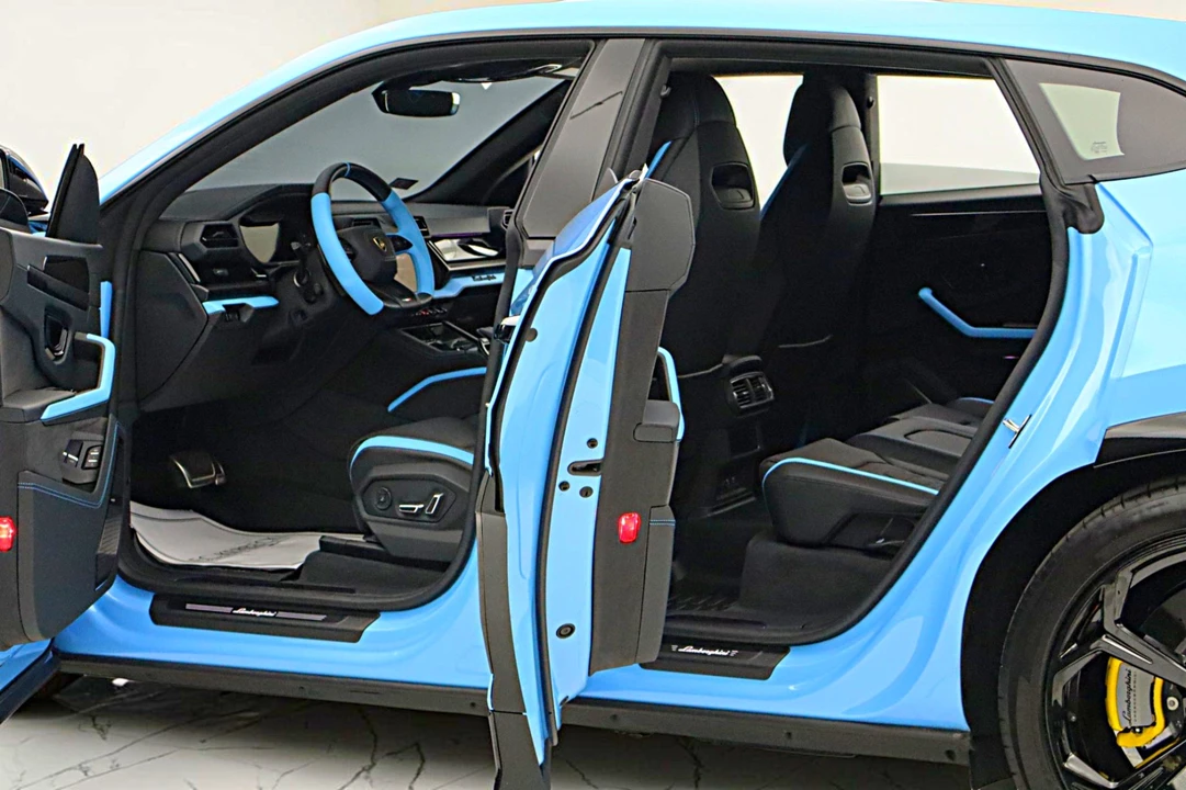 2025 Lamborghini Urus SE - Image 8 of 31