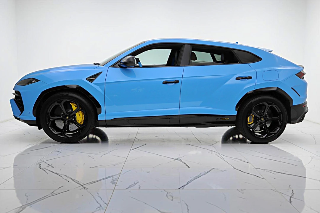 2025 Lamborghini Urus SE - Image 4 of 31